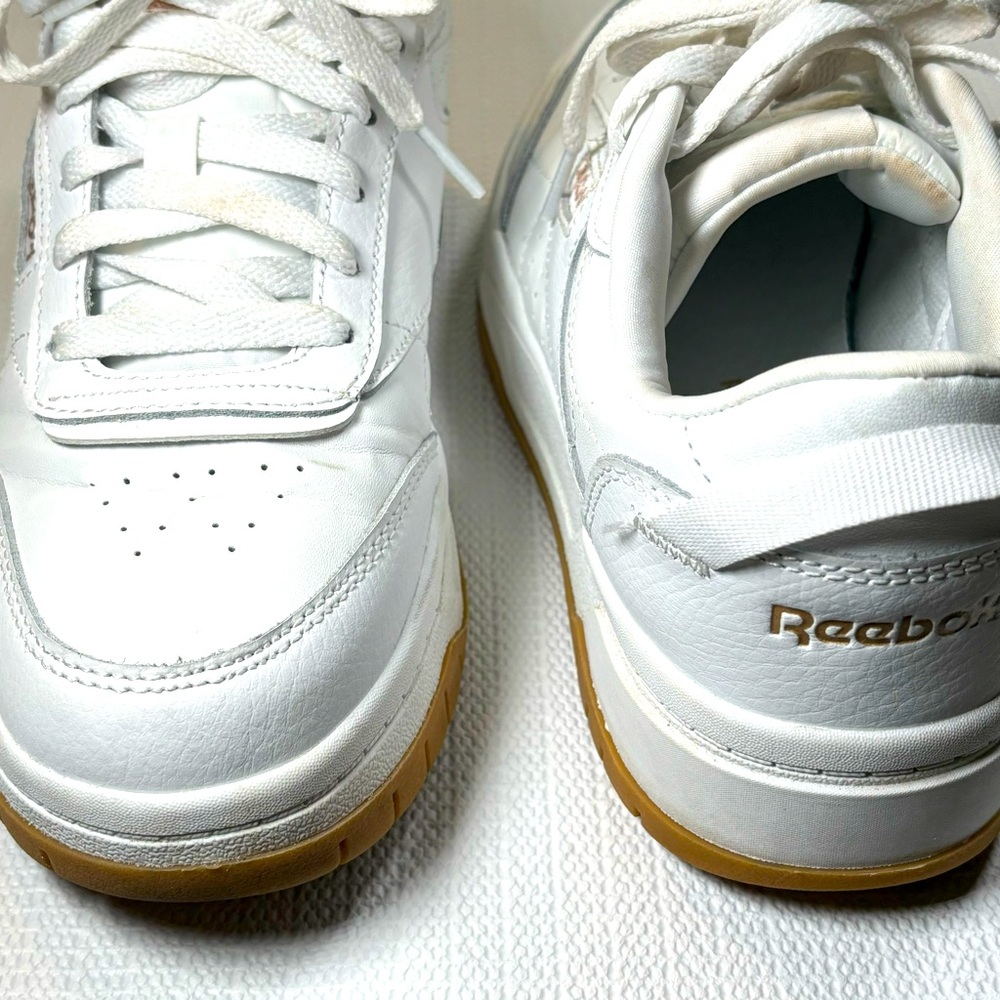 Reebok Ortholite  comfort footbed white walking shoe